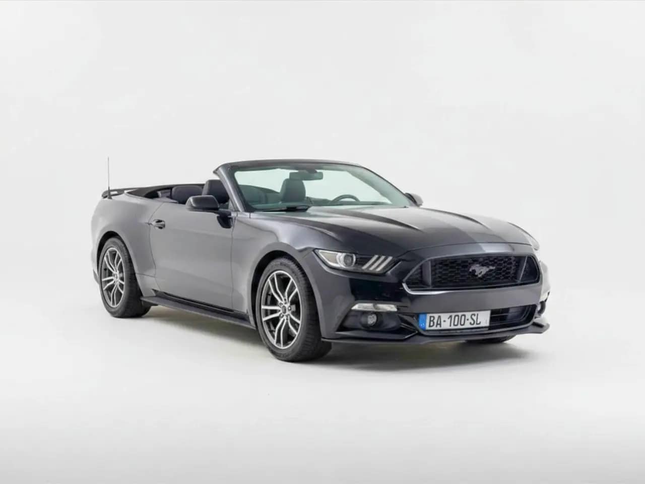 Car FORD MUSTANG 2017 rental